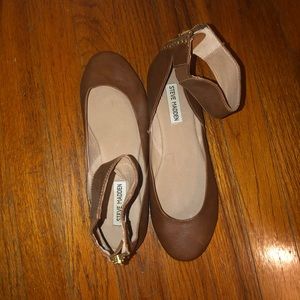 Steve madden brown flats